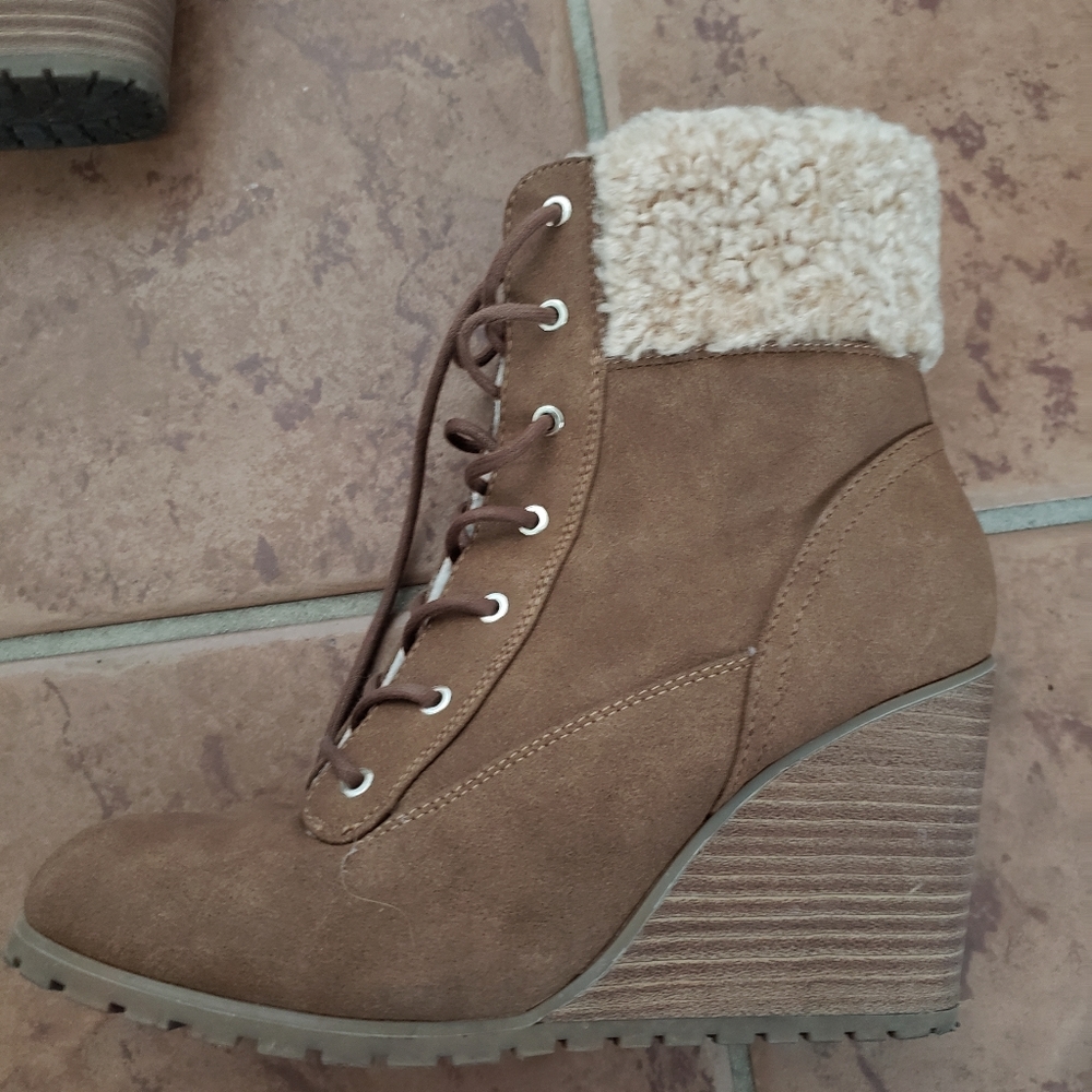 Fall/Winter boots - Picture 2 of 3